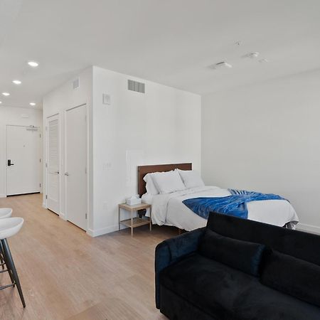 Bright Studio On Sunset Blvd, Free Parking, Gym, And Pool Los Angeles Buitenkant foto