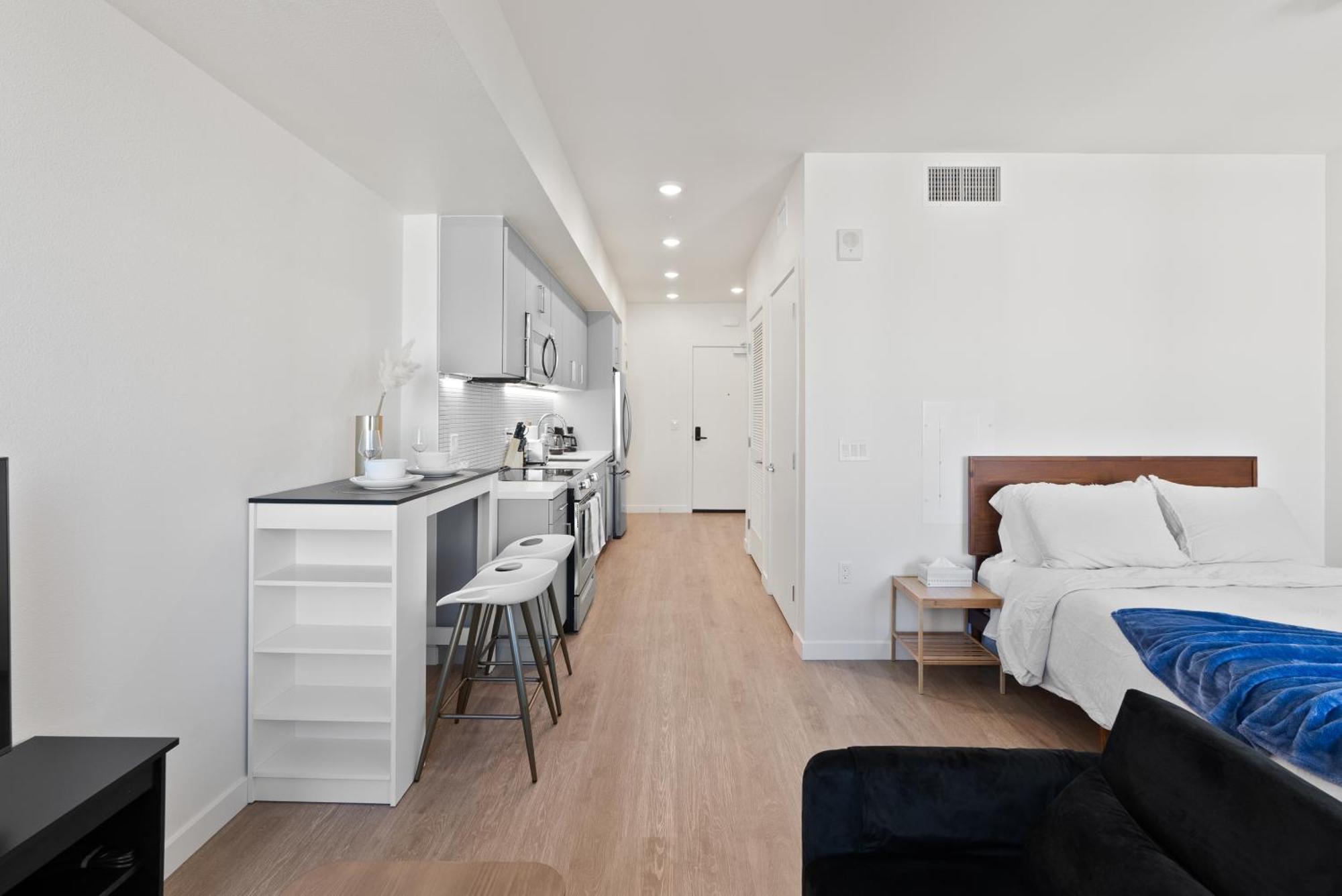 Bright Studio On Sunset Blvd, Free Parking, Gym, And Pool Los Angeles Buitenkant foto