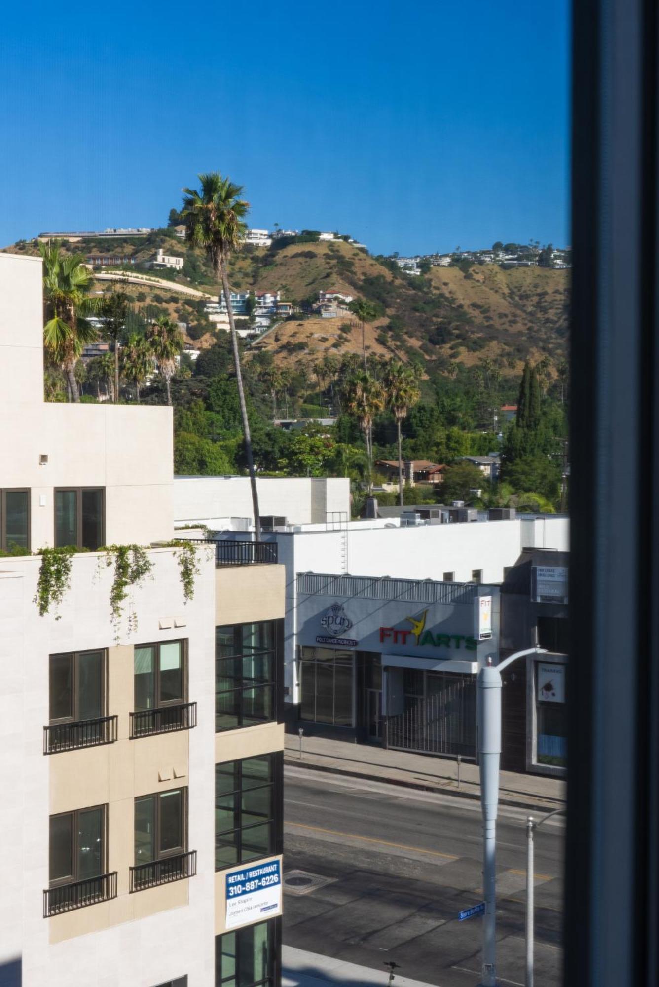 Bright Studio On Sunset Blvd, Free Parking, Gym, And Pool Los Angeles Buitenkant foto