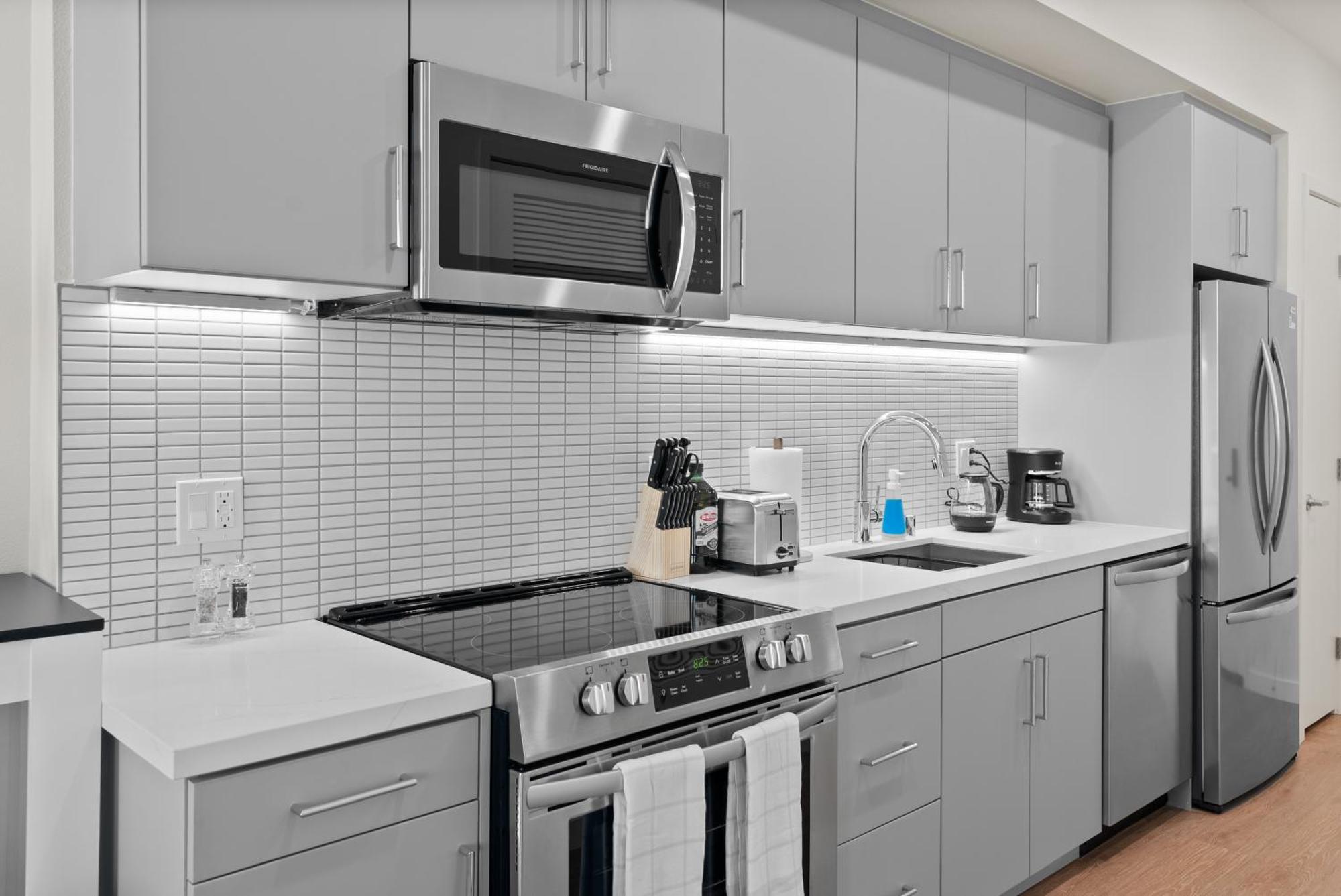 Bright Studio On Sunset Blvd, Free Parking, Gym, And Pool Los Angeles Buitenkant foto